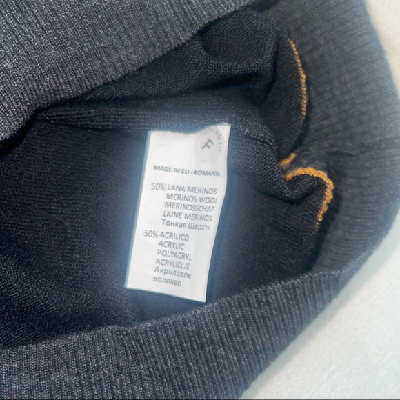 NWT Barcelona Quarter Zip - Picture 4 of 5